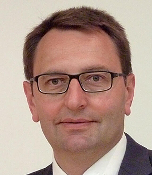 Bernd Ruther, Bankier.