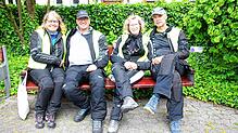 Elke und Hans Berg (von links) reisten gemeinsam mit Elke und Dieter Prüm von der Mosel an den Hochrhein. Geplant war die Motorradtour ...