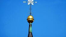 Das Turmkreuz der Waldshuter Liebfrauen-Kirche. Bild: Rafael Herrmann