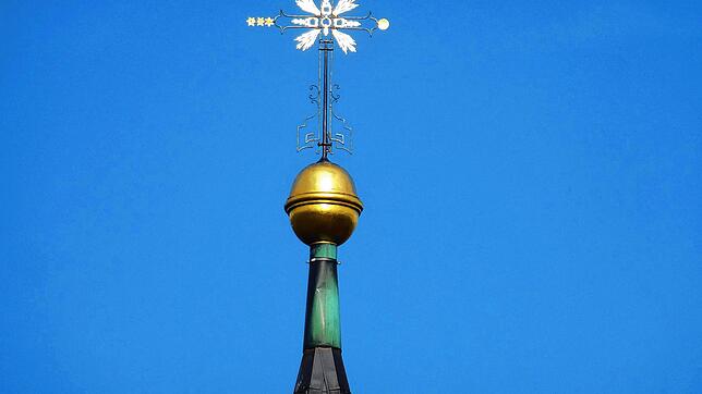 Das Turmkreuz der Waldshuter Liebfrauen-Kirche. Bild: Rafael Herrmann