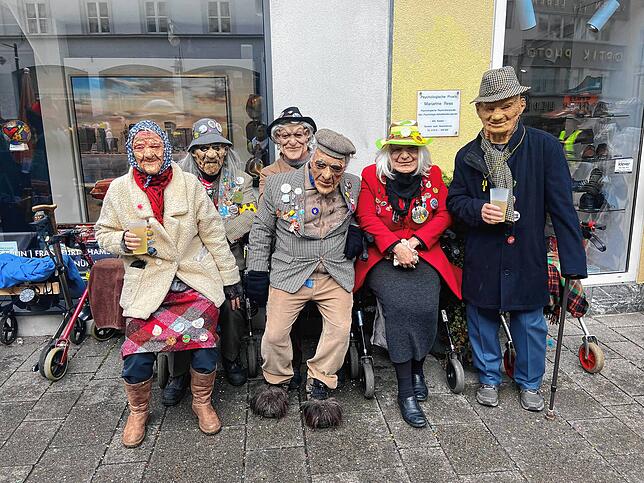 Diese „Senioren“ sind seit Jahren gern gesehene Gäste bei der Straßenfasnacht.