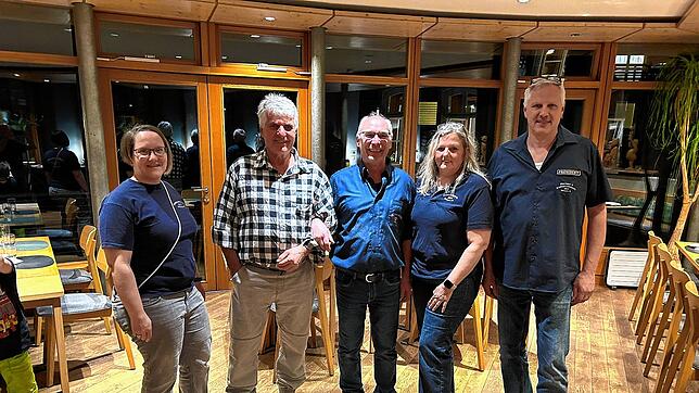 Der Vorstand der Oldtimer- und Traktorenfreunde Ühlingen (von links): Michaela Duttlinger, Bernhard Lechleiter, Dietmar Hilpert, Claudia ...