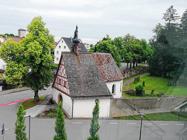 St. Leonhard ist eine der ältesten Kapellen der Stadt und befindet sich am Eingang zum historischen Friedhof.