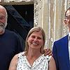 Anselm Kiefer (von links) begrüßt Karin Stocker-Werb und Martin Lienhard in Südfrankreich.