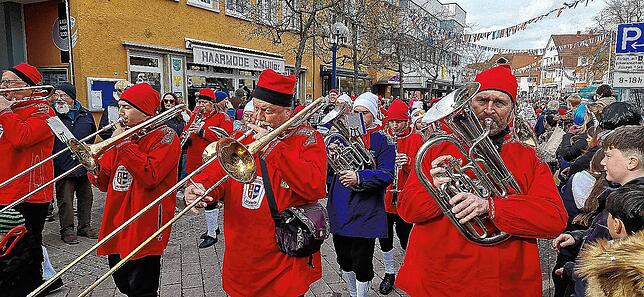 Bild 4: Der Montagsumzug in Bad Dürrheim setzt den gutgelaunten Punkt unter die diesjährige Fasnet &ndash; Teil 2