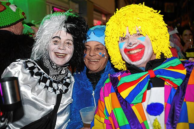 Bild 34: Konstanzer Straßenfasnacht 2025: Weiter geht‘s – auch am Fasnachtssamstag sind die Narren los