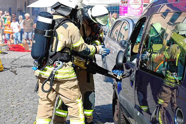 Bild 18: Die Feuerwehr Villingen demonstriert ihr Können bei der Hauptprobe