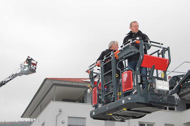 Bild 11: Bilder von der Drehleiter-Demonstration der Feuerwehr Blumberg
