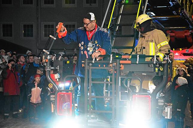 Bild 6: Jetzt haben die Villinger Narren das Regiment in der Stadt