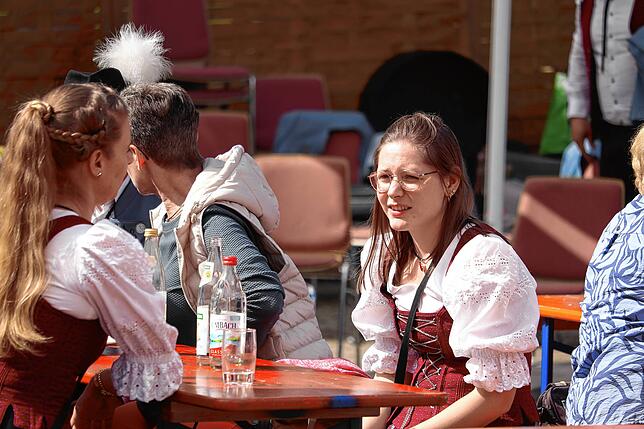 Bild 2: Bildergalerie: Ausgelassene Stimmung in Baitenhausen