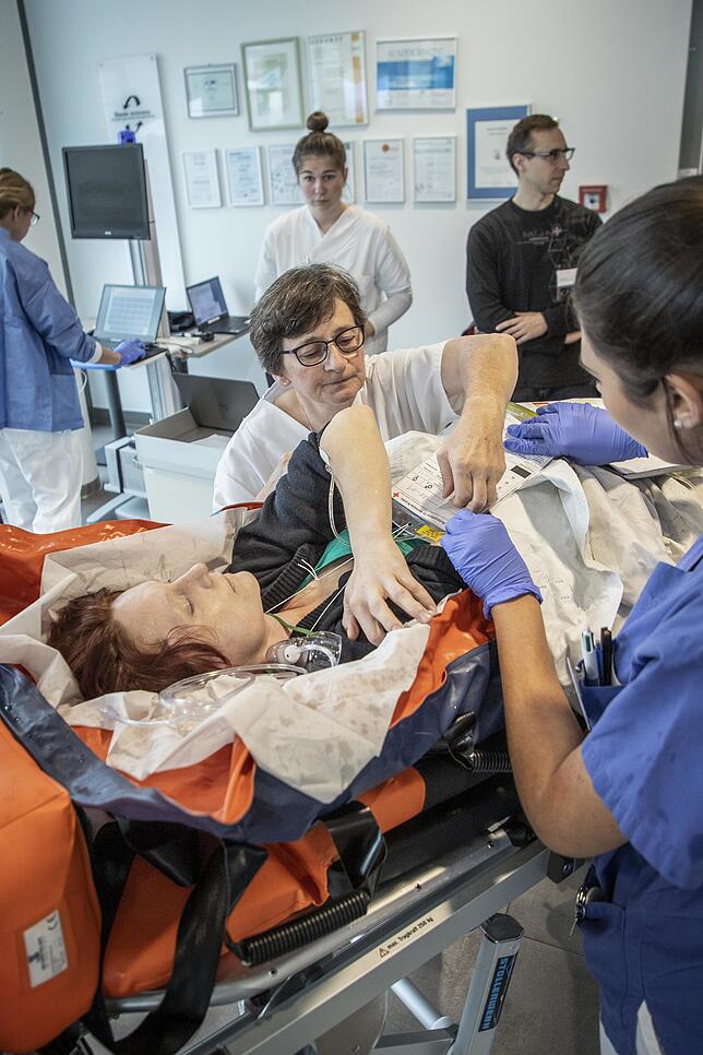 Bild 1: Anti-Terror-Übung: Wie sich das Klinikum Konstanz auf einen Anschlag mit Schwerverletzten vorbereitet