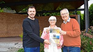 Von links Raphael D‘Avis, Barbara Kuner und Volker Kölsch, die sich auf die Kinonacht am Freitag freuen. Trocken dürfte es bleiben – ...