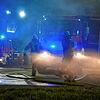 Realistisch: Die Einsatzübungen finden nach Möglichkeit unter Einsatzbedingungen statt. Hier rettet die Nachwuchsfeuerwehrleute gerade ...