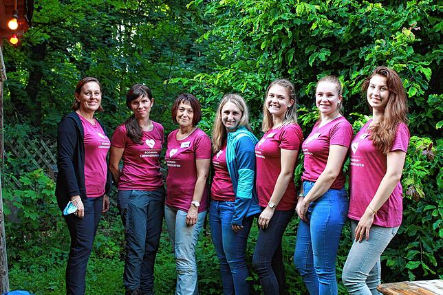 Das Team der Tourist-Information mit Leiterin Sandra Domogalla (Dritte von links) hatte den Ablauf der Eröffnungsaktion organisiert.