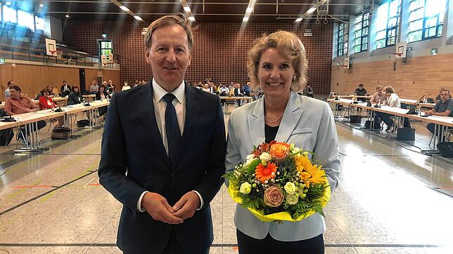 Am 27. Juni 2022 wurde Petra Dorfmeister vom Gemeinderat zur neuen Ersten Beigeordneten gewählt. Die Aufnahme zeigt sie nach der ...