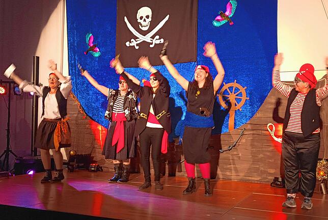 Bild 3: Waldshut: Frauen feiern ausgelassen bei der unvergesslichen Frauenfasnacht – Bilder hier!