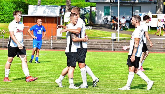 Bild 43: SG FC Wehr/Brennet besiegt den TuS Stetten mit 7:1 – und wir haben Fotos