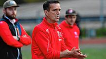 Chef bleibt: Trainer Christian Lais (vorn) geht mit dem FC Schönau im Sommer ins vierte gemeinsame Jahr. Torwarttrainer Christian Held ...