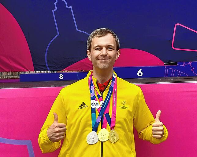 Stolzer Sieger: Julian Rublack aus Überlingen bei den Special Olympics World Games in Berlin.