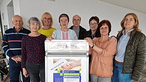 Klient Theo Heyer (links) ist froh über das Angebot des Vereins Miteinander Bürgerhilfe mit den Mitgliedern Tatjana Krylow, Eva ...