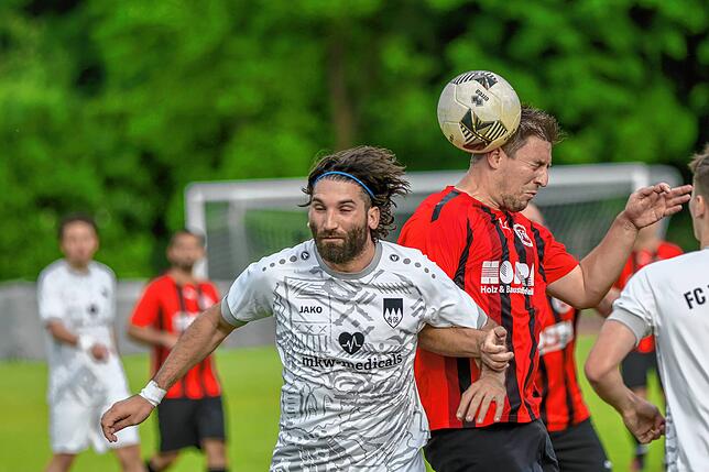 Bild 27: FC 08 Bad Säckingen unterliegt beim FC Tiengen 08 II mit 2:3 – und wir haben Fotos!