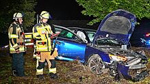 Bei einer Verfolgungsfahrt mit der Polizei haben ein 13-Jähriger und ein 15-Jähriger einen schweren Unfall gebaut.