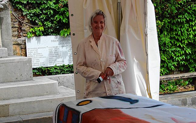 Ilse Werner ist zum dritten Mal bei der Luftart dabei. 2025 gestaltet sie einen fliegenden Teppich.