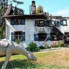 Ein Brand zerstörte 2018 das historische Hofgut Balisheim in Gaienhofen. Es folgte ein Gerichtsprozess und ein langes ...