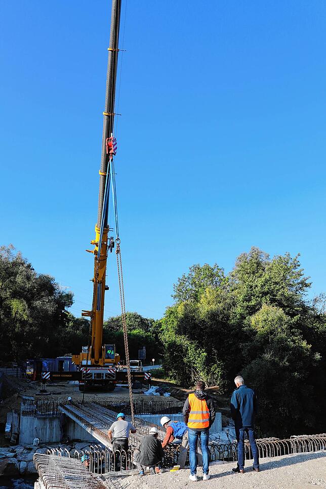 Bild 17: Abriss und Neubau: Ein Rückblick in 20 Bildern auf die Brücken-Großbaustelle auf der B313 vor dem Stockacher Rißtorf-Kreisel