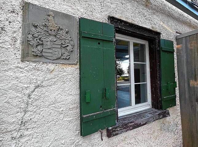Die Kapuzinerkirche war früher ein Kloster und ist heute ein Veranstaltungsgebäude am Rande des Badgartens.