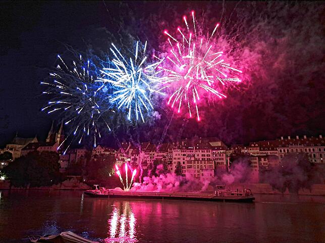 Bild 7: Basel lässt es krachen! Die schönsten Bilder des Feuerwerks am Rhein
