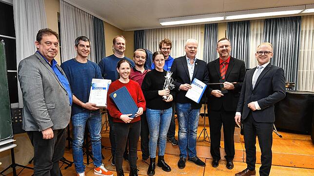 Kreisverbandsdirigent Ralf Vosseler, Steffen Lutz, Marc Uebersohn, Isabell Kropf, Lukas Adis, Michelle Kromer, Claudius Baur, Jürgen ...