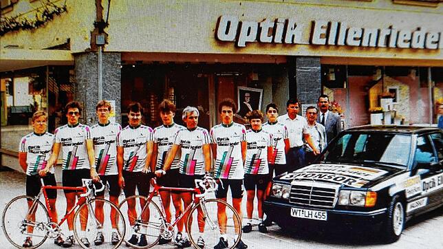 Aus alten Zeiten: Die Rennabteilung des Velo-Clubs Waldshut in der Waldshuter Kaiserstraße 1987.