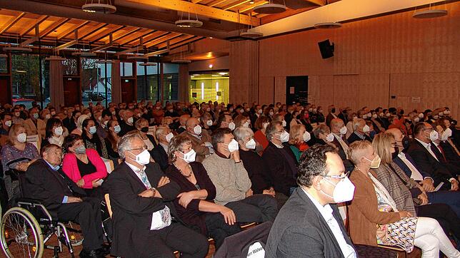 Das Dorfgemeinschaftshaus Prinz Max in Neufrach war anlässlich des Festaktes voll besetzt.