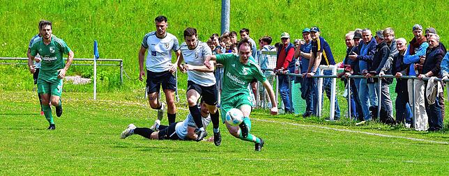 Bild 13: SV Buch besiegt SV Waldhaus im Derby mit 4:0 – und wir haben Fotos!