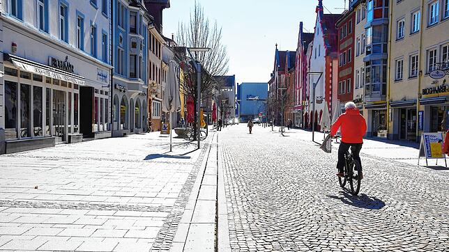 Kaum noch etwas los ist in der Villinger Innenstadt: Immer mehr Geschäfte haben im Laufe des Mittwochs geschlossen, seit die ...