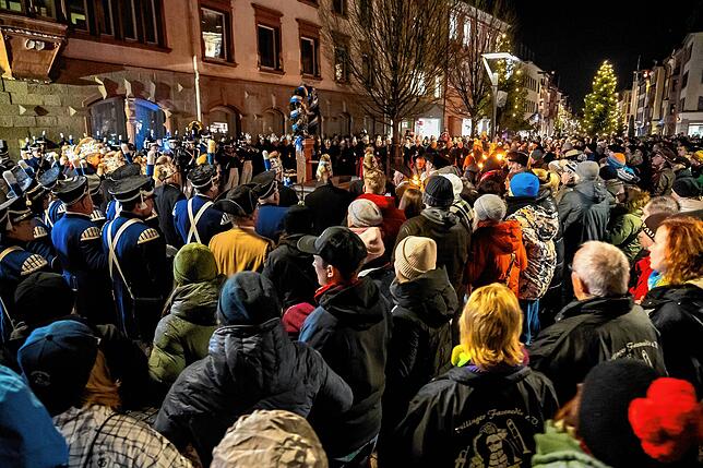 Bild 4: So schön war‘s am Narrenbrunnen bei der Fastneteröffnung 2025