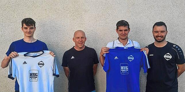Neu im Team: Lars Hermann (von links) mit Trainer Daniel Schulz, dem neuen Torhüter Luca Lüchinger und Co-Trainer Philipp Lieber.