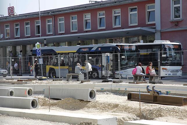 Bild 1: Nach dem Erfolg der Ein-Euro-Tickets in Radolfzell: Wird Busfahren in Singen bald noch billiger?