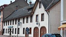 Das Gasthaus Alter Hirschen verfällt. Investor hat Pläne für die Sanierung und Erweiterung des Gebäudes. Foto: Christiane Sahli