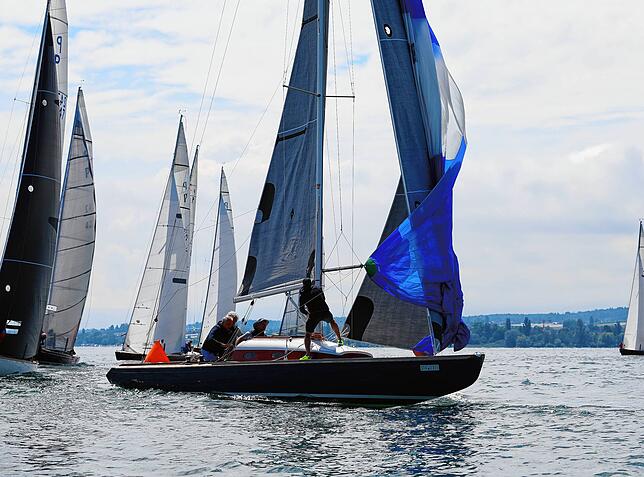 Bild 12: Dutzende Segelyachten im Konstanzer Trichter: Bilder der Regatten bei der Bodenseewoche
