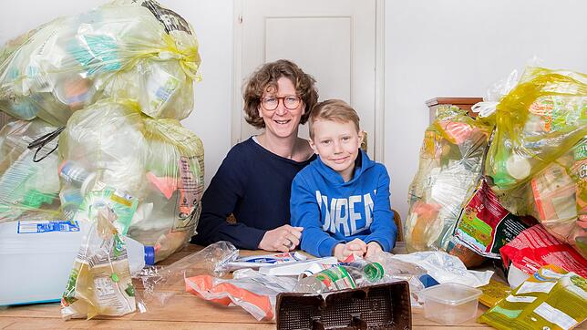 Kerstin Mommsen und ihren Sohn Paul beschäftigen sich seit zwei Jahren intensiv mit dem Thema Plastik-Vermeidung im Alltag.