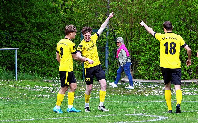 Bild 33: SV Denkingen gewinnt Spitzenspiel beim SC Markdorf. Wir waren mit der Kamera dabei!