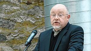 Professor Johannes Dillinger bei seinem Vortrag im Franziskanermuseum. Sein Thema sind die Verbindungen zwischen Gespenstern und ...