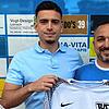 Neu an der Tullastraße: Mursel Salja (links) kommt vom SV Weil und wird von Sportchef Franco Viteritti beim TuS Stetten begrüßt.