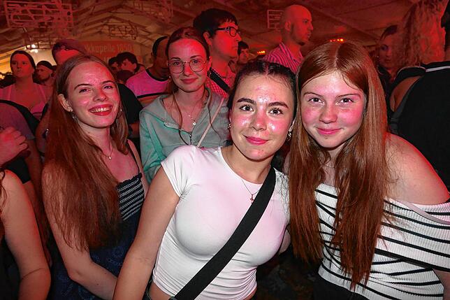 Bild 30: 3000 Gäste in Trance – Auftritte der Brotäne Herdepfl und Stubete Gäng bringen Festzelt zum Beben