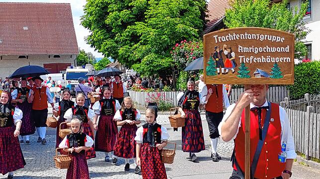 Bild 20: Festumzug am Gmeindshus Oberlauchringen – Höhepunkt des 4-tägigen Bezirksmusikfest