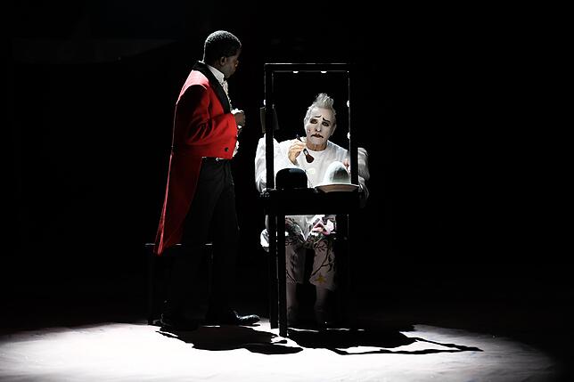 Bild 2: &bdquo;Foottit und Chocolat&ldquo; war ein vielversprechender Auftakt für Theater im Zirkuszelt: Doch dann sorgte der Gewittersturm für ein jähes Ende