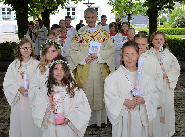 Sechs Kinder feierten in Gurtweil Kommunion.