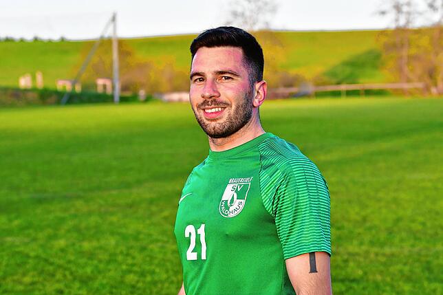 Fabian Dieterle (29) stammt aus Brunnadern, lebt heute in Dogern. Mit Fußball begann er beim SV Waldhaus. Er spielte einige Zeit beim SV ...